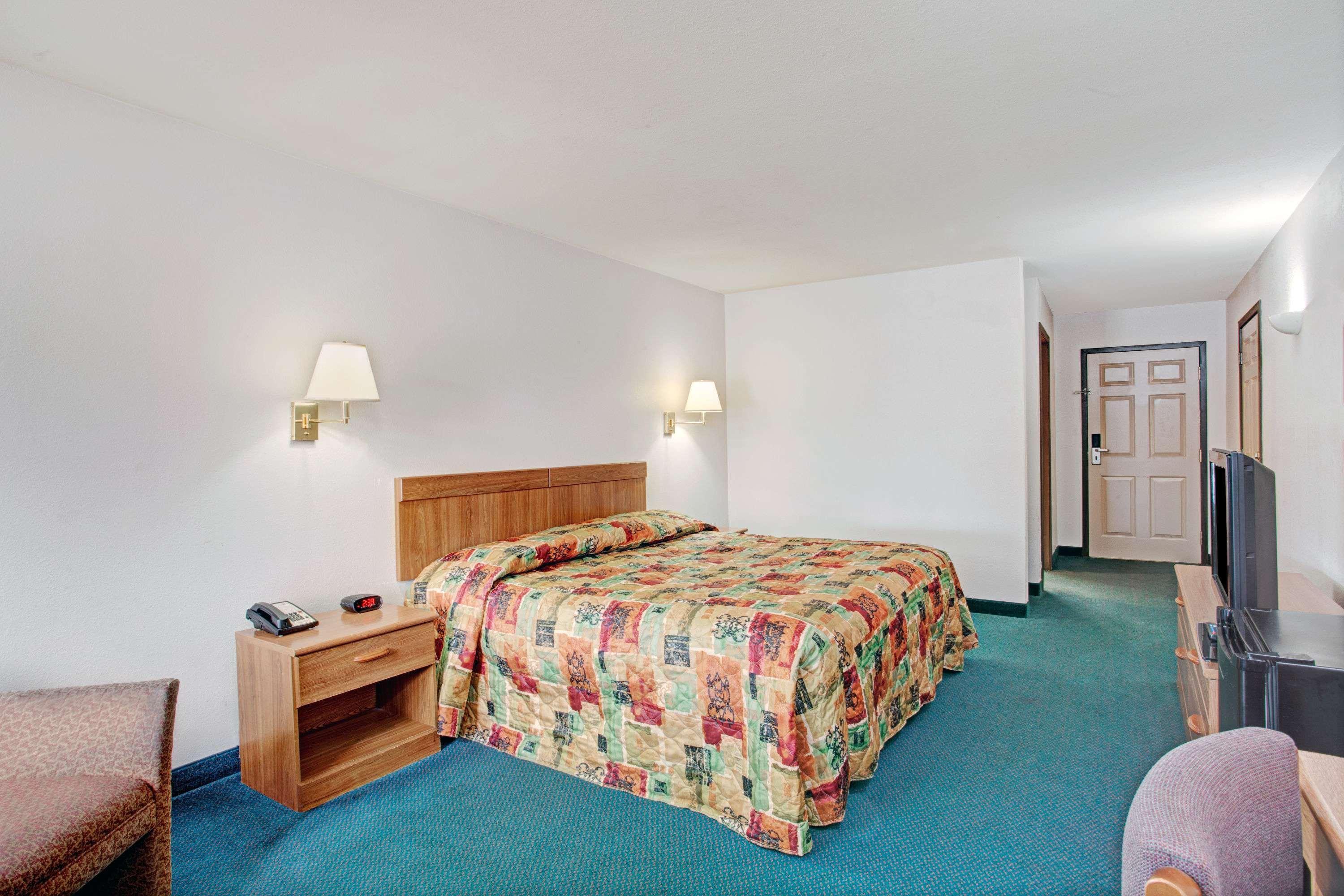 Super 8 By Wyndham Olive Branch Otel Dış mekan fotoğraf
