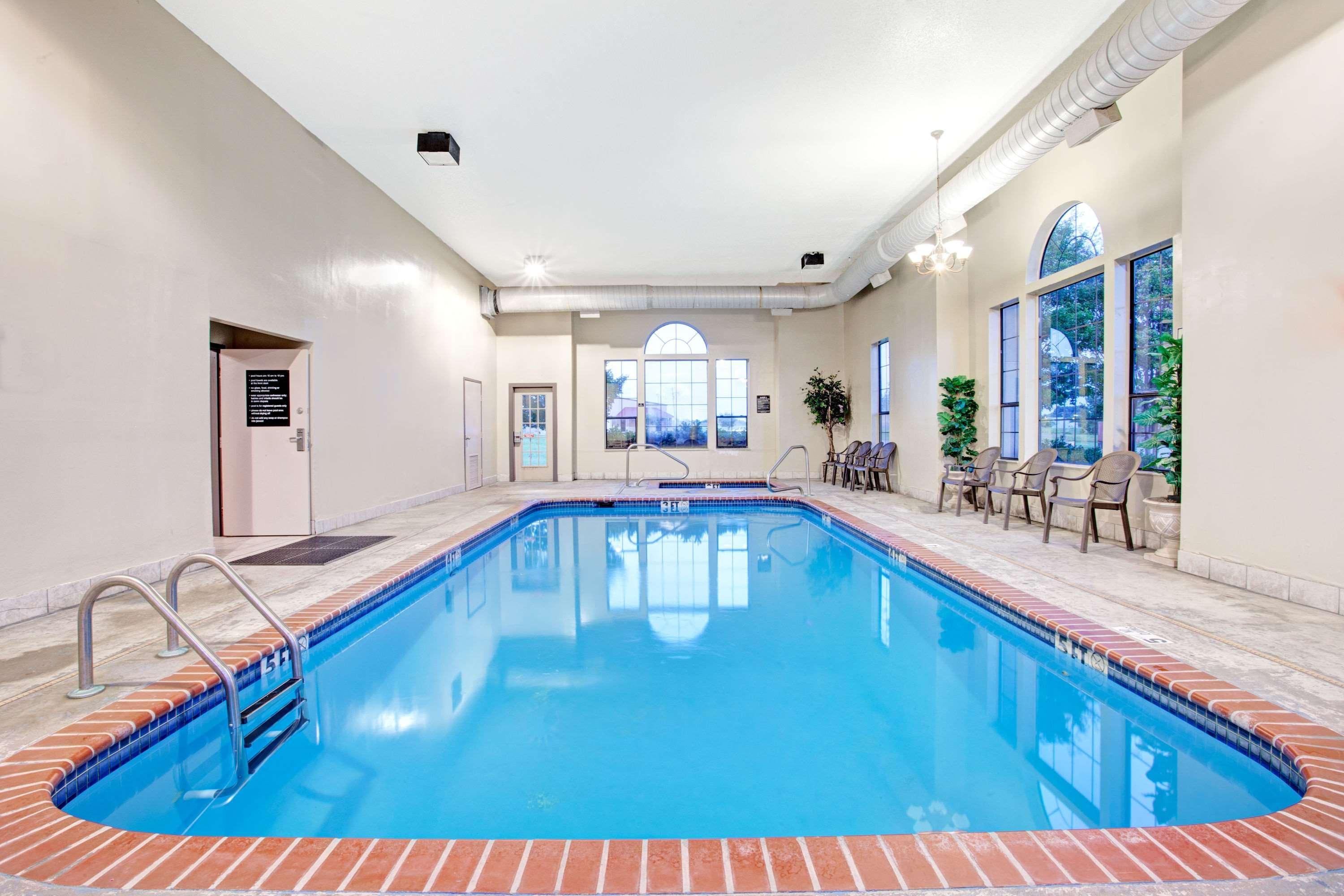 Super 8 By Wyndham Olive Branch Otel Dış mekan fotoğraf