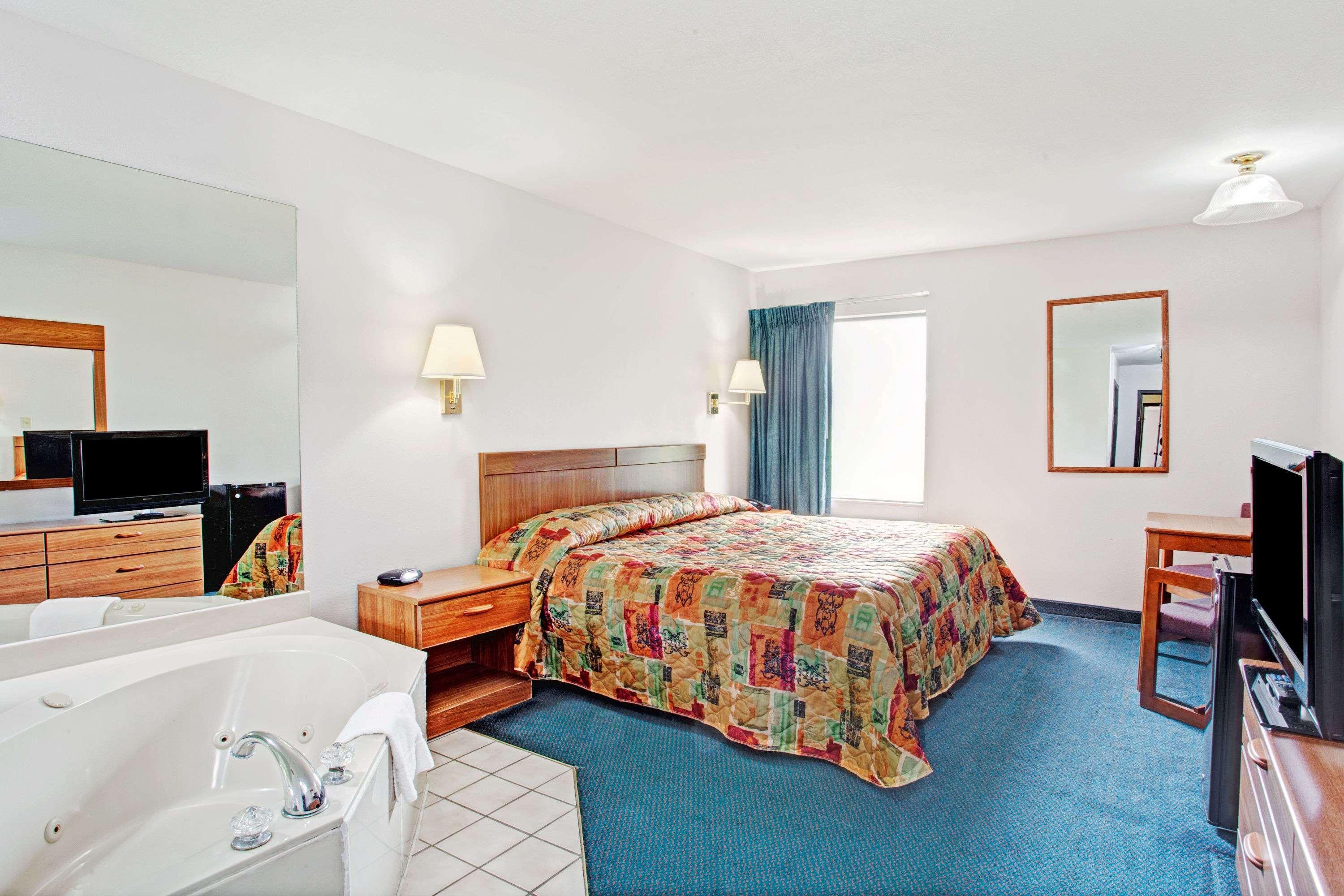 Super 8 By Wyndham Olive Branch Otel Dış mekan fotoğraf